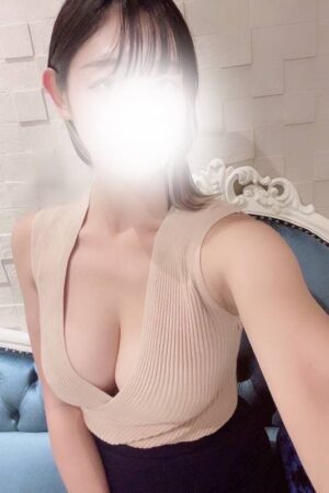 白咲れいか(23)